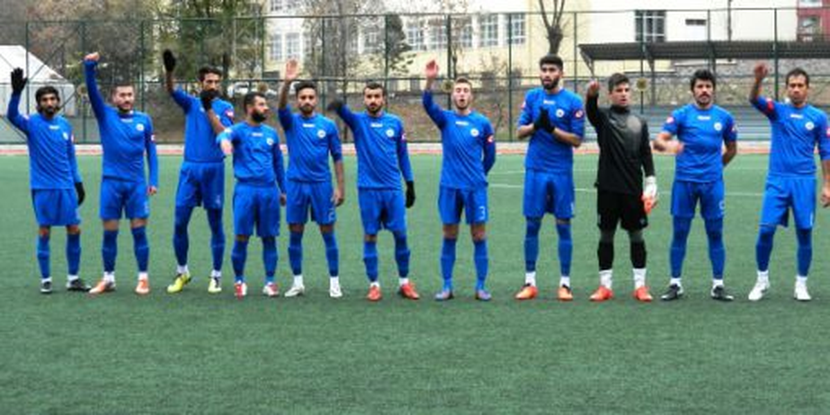 Yenimahalle Belediyespor Süper Amatör Lig\'de Zirve Yarışına Devam Ediyor