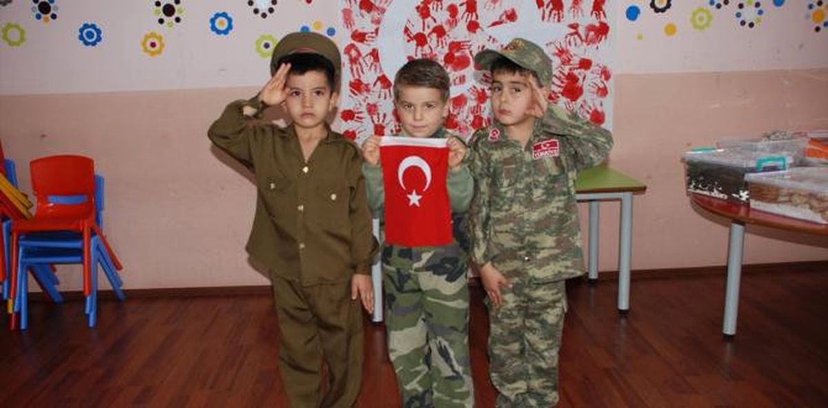 Yöresel Ürünleri Mehmetçik\'e Gönderdiler