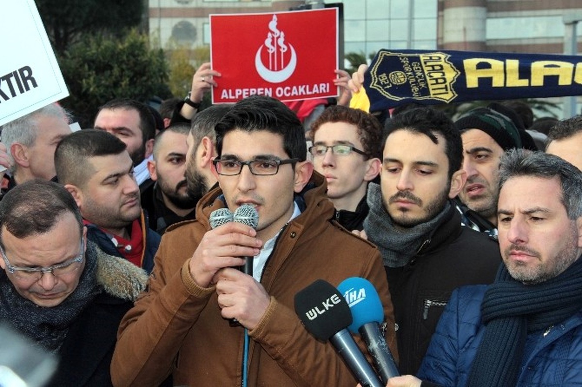 Yüzlerce Stk Üyesi Şehitler Tepesi\'ne Akın Etti