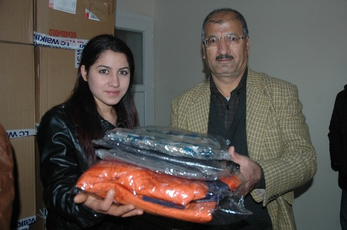 Adana\'da 500 Görme Engelliye Kıyafet Yardımı