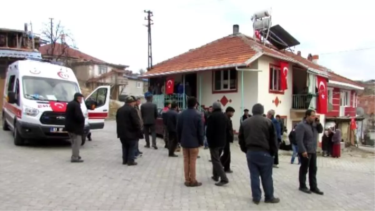 Kayseri\'de Şehit Olan Kamil Tunç\'un Acı Haberini Alan Anne ve Baba Hastaneye Kaldırıldı!