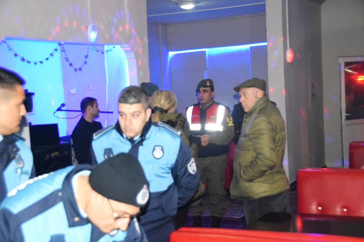 Alkollü mekanlar ile pansiyonlar denetimden geçirildi
