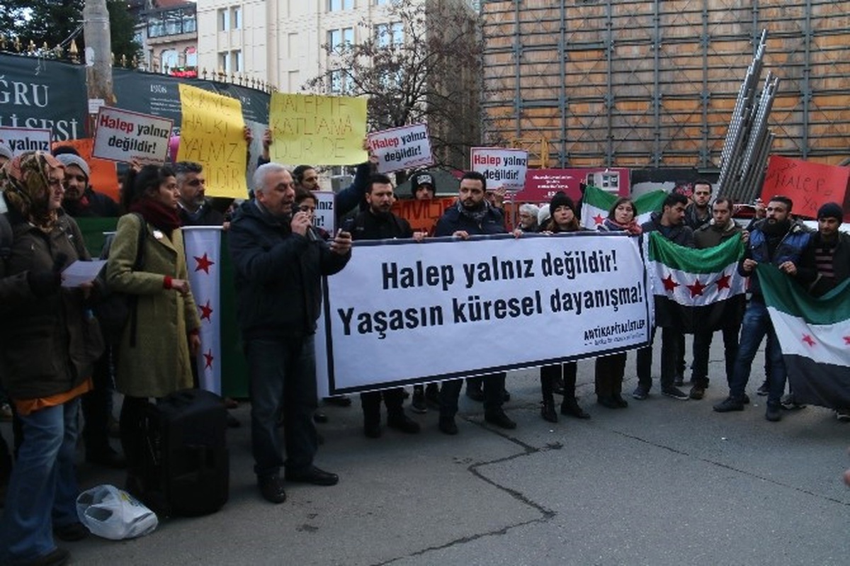 Antikapitalistlerden Galatasaray Meydanı\'nda Halep Protestosu