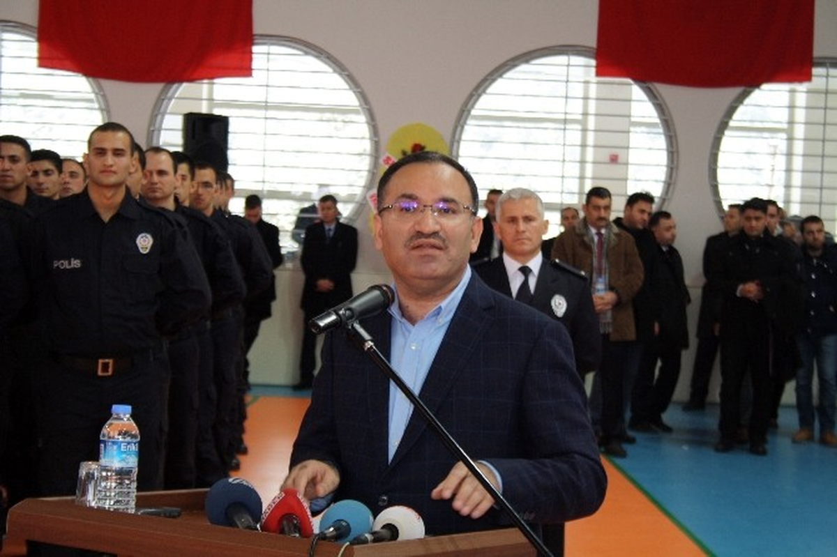 Bakan Bozdağ: "Hangi Niyetle Hareket Ederlerse Etsinler, Sonunda Kaybetmeye Mahkumdurlar"