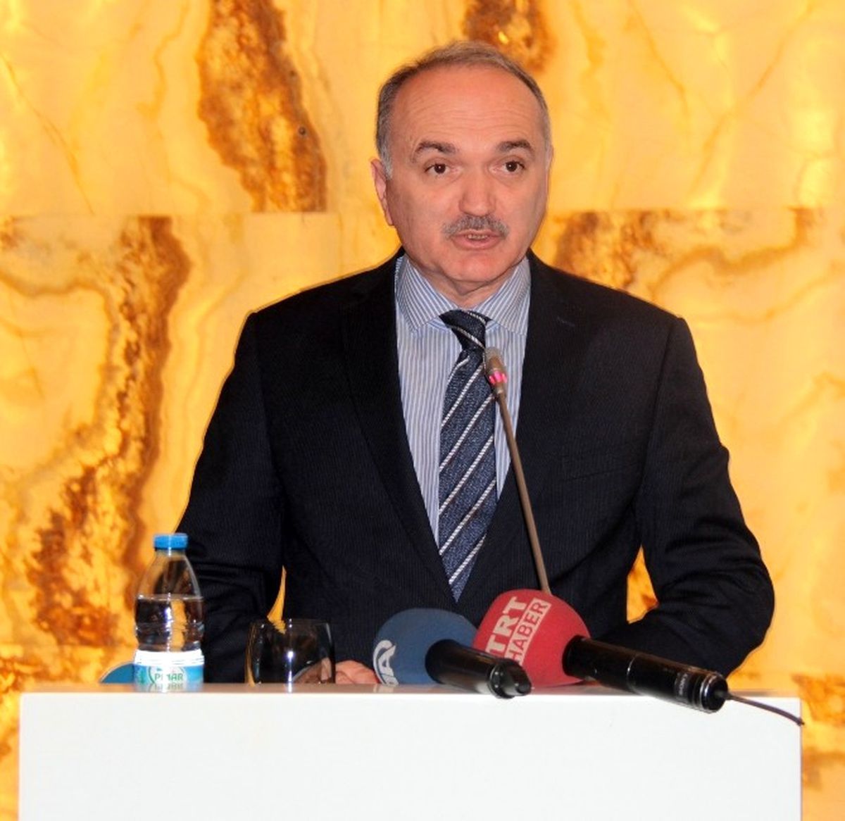 Bakan Özlü: "İslam Dünyası Olarak Çok Kritik Süreçten Geçiyoruz"
