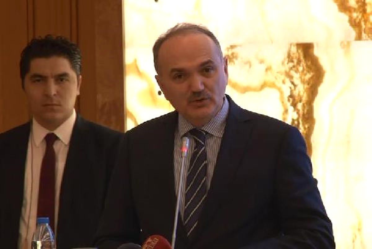 Bakan Özlü " ya Topluca Çıkacağız veya Allah Korusun Topluca Batacağız"