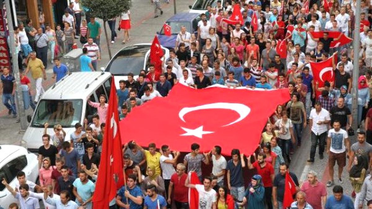 Balıkesir\'de "Teröre Lanet" Yürüyüşü