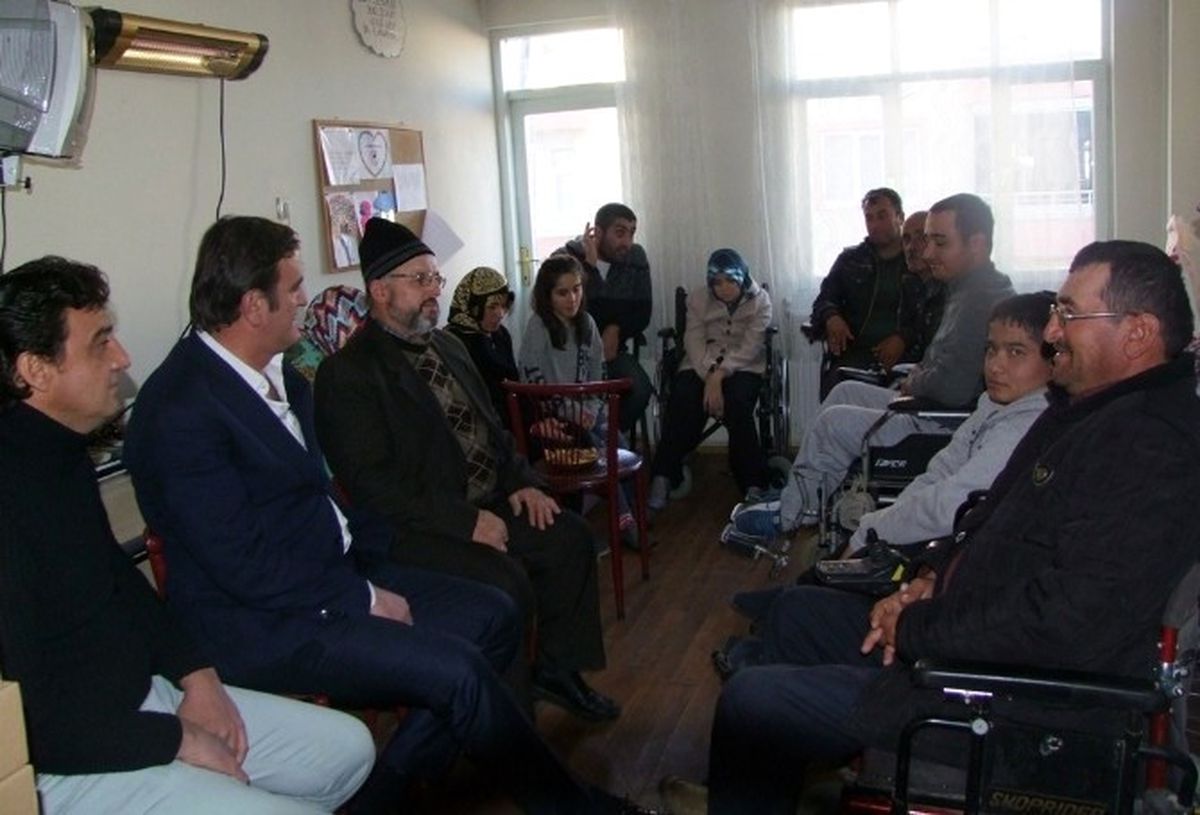 Başkan Gökce\'den Engellilere Anlamlı Ziyaret