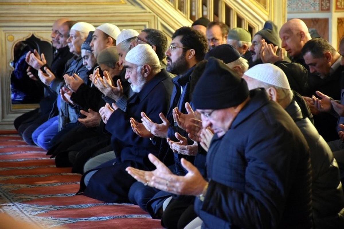 Beşiktaş Şehitleri İçin Sinanpaşa Camii\'nde Mevlit Okutuldu