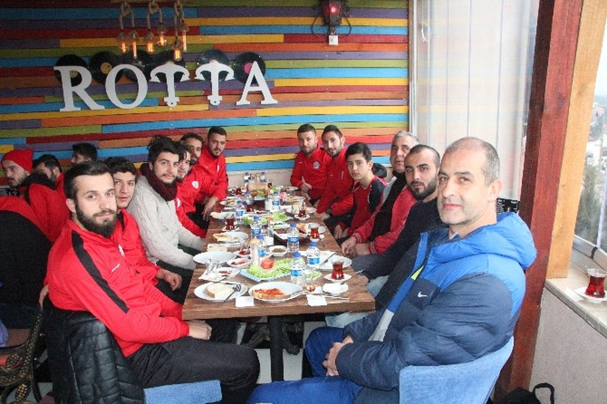 Bilecikspor\'a Ülkü Ocaklarından Destek