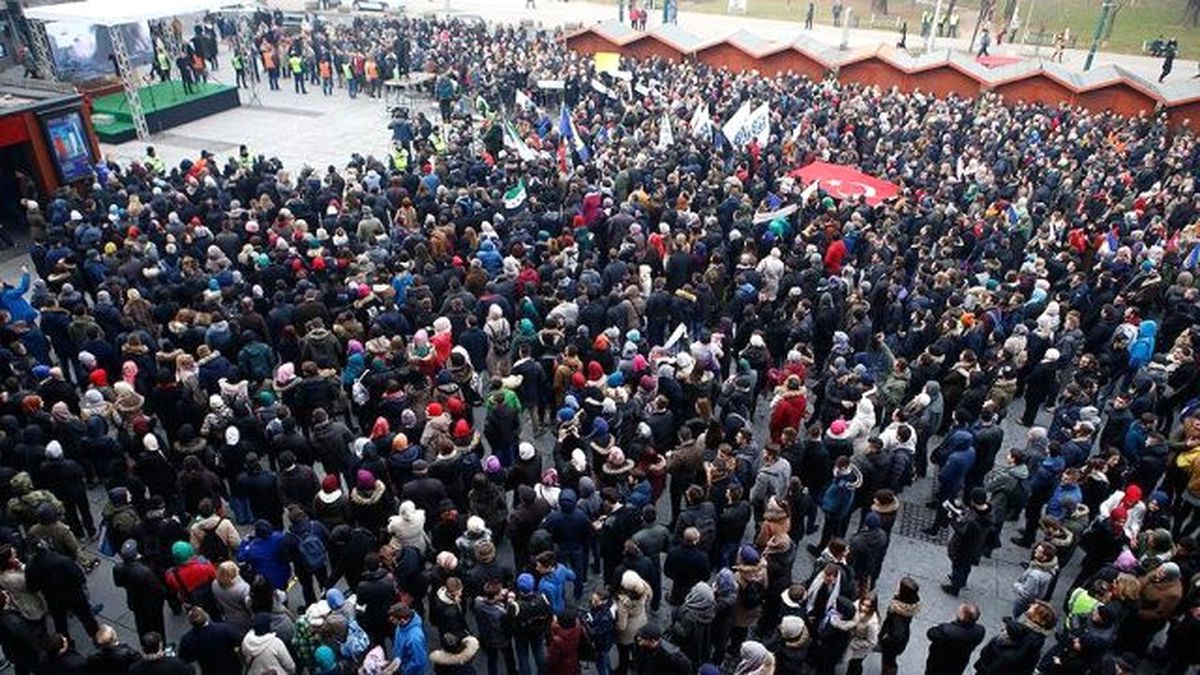 Bosna Hersek\'te Halep\'e Destek Mitingi Düzenlendi