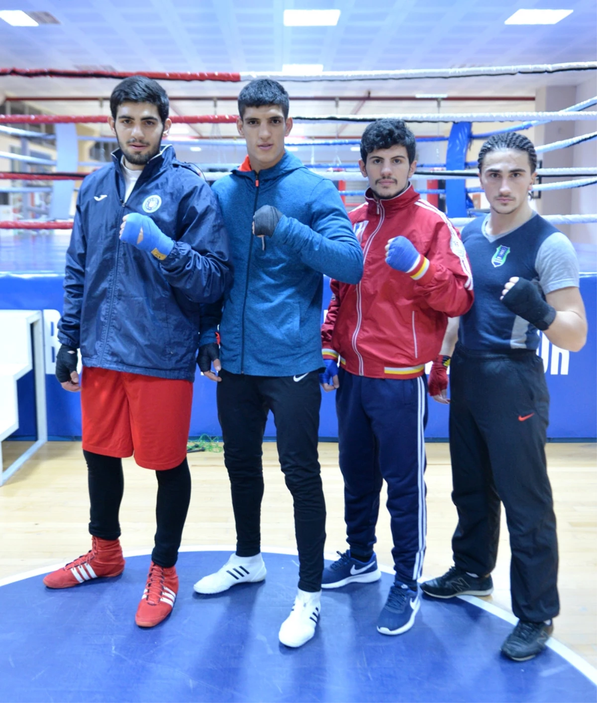 BURSA Büyükşehir\'in boksörleri şampiyonaya hazır