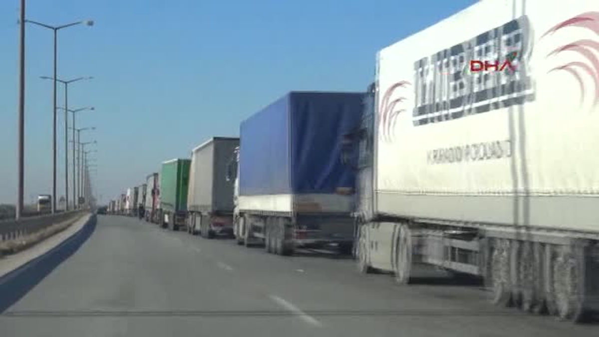 Edirne Kapıkule\'de 14 Kilometre Tır Kuyruğu