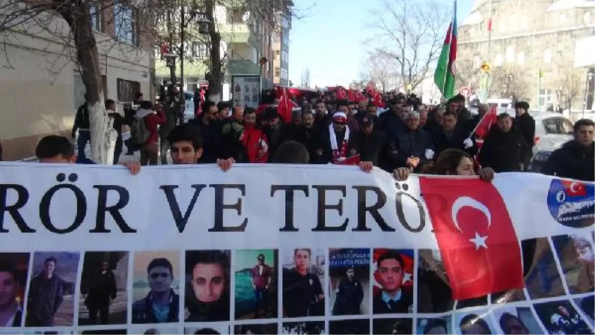 Eksi 13 Derecede Teröre Lanet Yürüyüşü