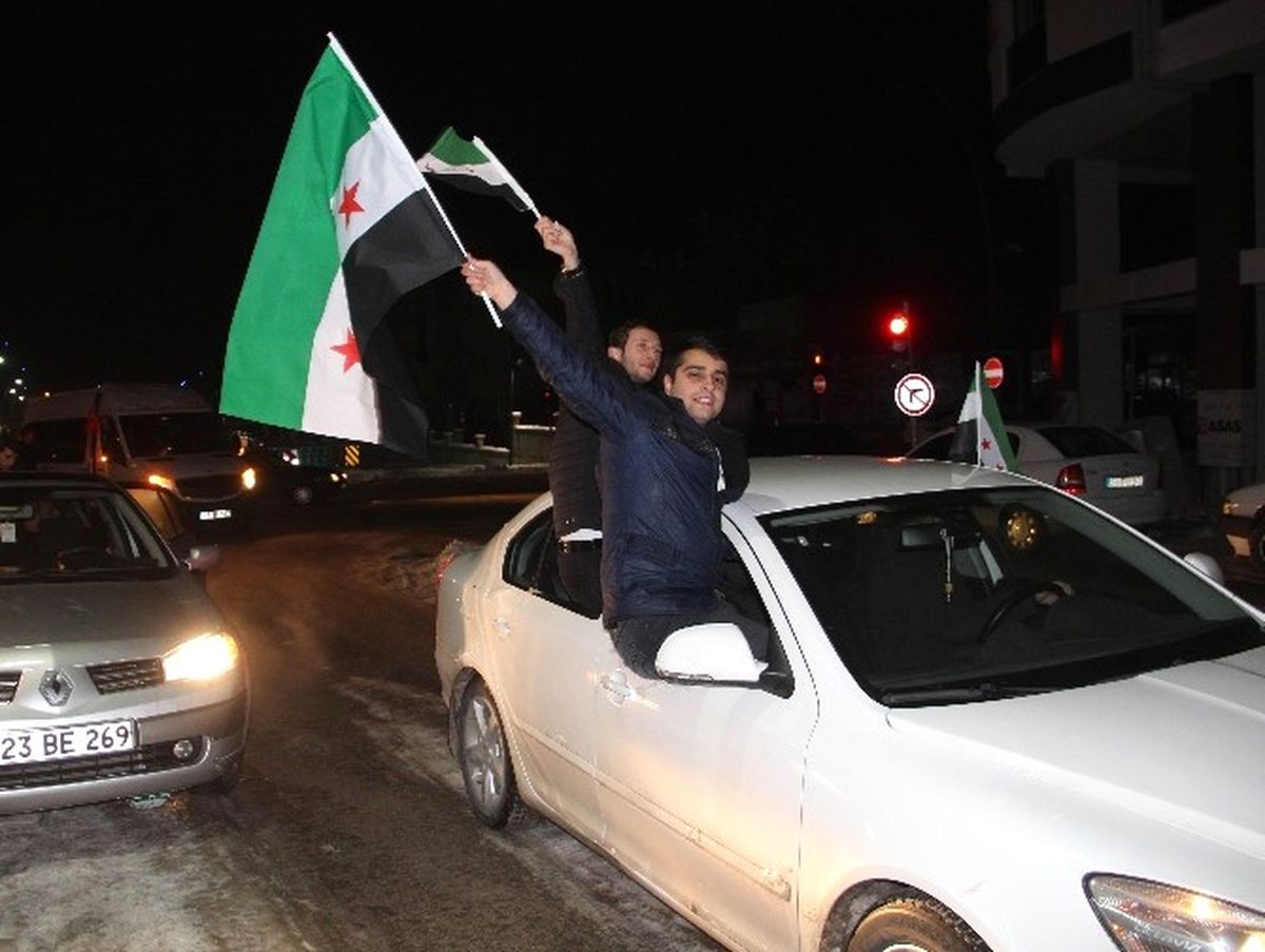 Elazığ\'dan \'Halep\'e Yol Açın\' Konvoyu Hareket Etti