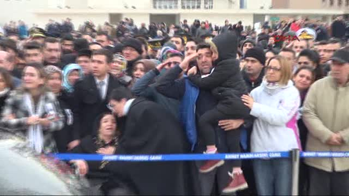 Fırat Kalkanı Harekatında Şehit Olan Astsubay Volkan Külekçi Ankara\'da Son Yolculuğuna Uğurlandı 3