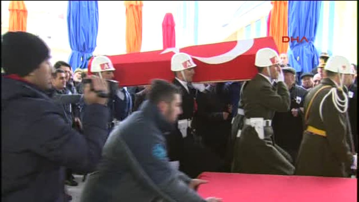 Fırat Kalkanı Harekatında Şehit Olan Astsubay Volkan Külekçi Ankara\'da Son Yolculuğuna Uğurlandı 2