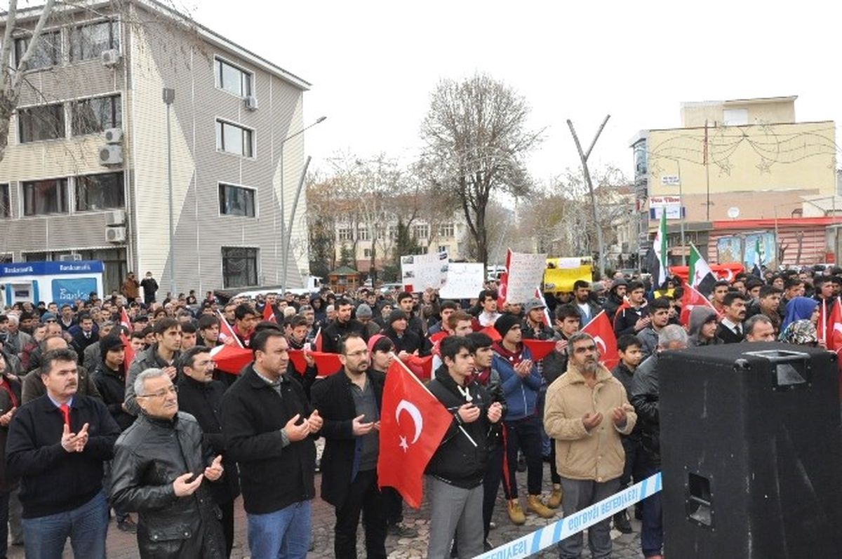 Gölbaşında Teröre Lanet Halep\'e Destek Mitingi