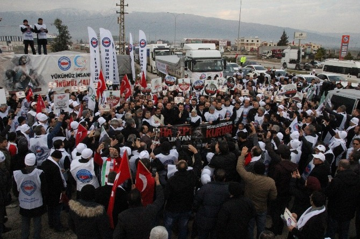 Halep\'e Yol Ver" Konvoyu Hatay\'da