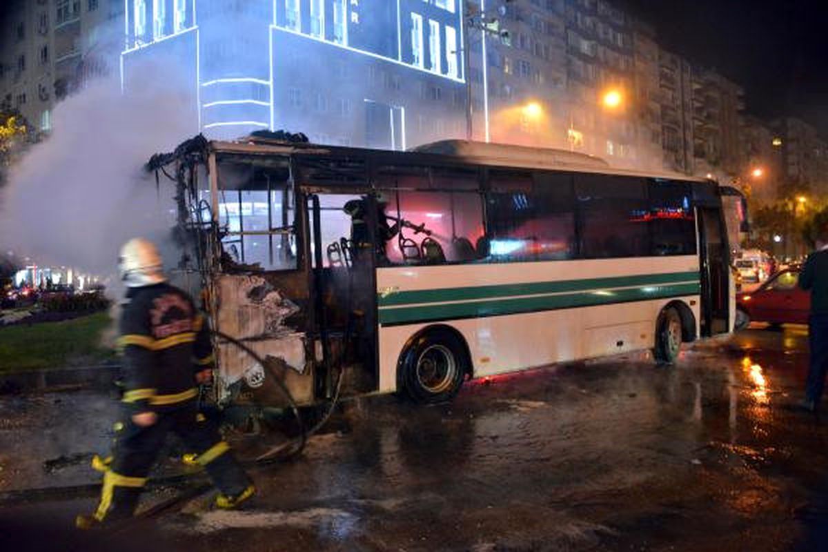 Halk Otobüsü Alev Alev Yandı