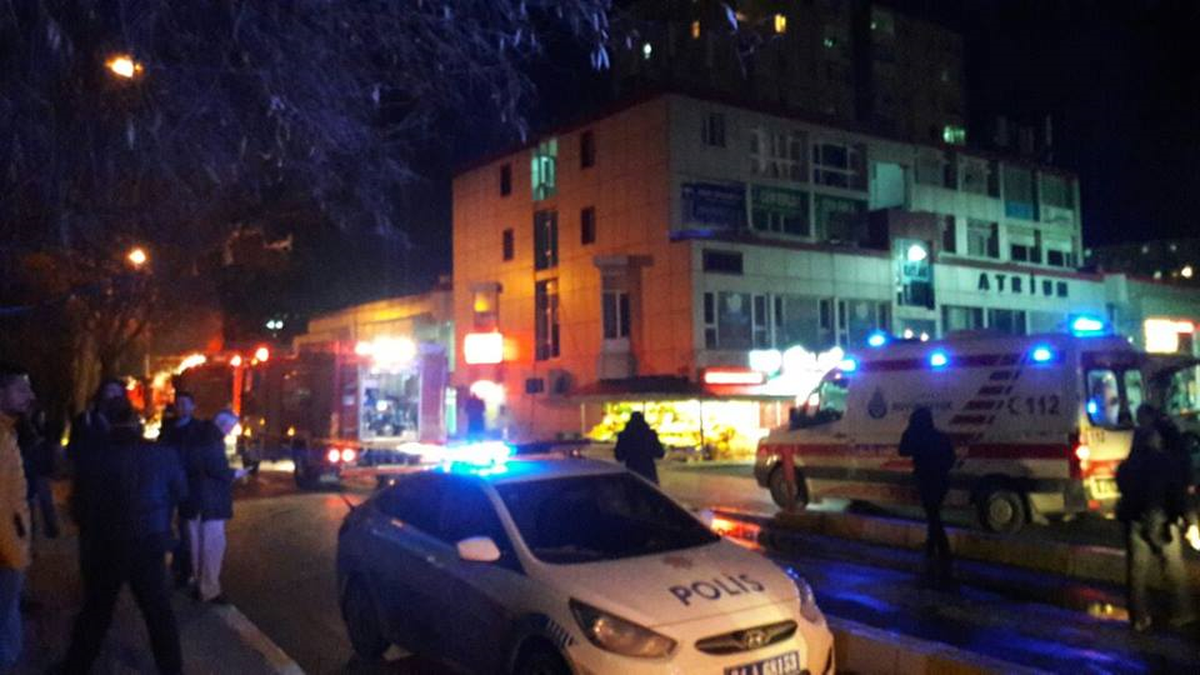 Hdp Beylikdüzü İlçe Binası\'na Saldırı Sonrası Patlama (3)