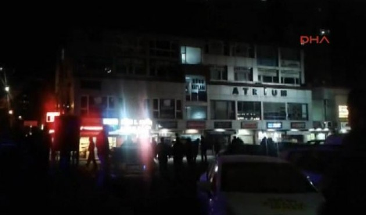 Hdp Beylikdüzü İlçe Binası\'nda Patlama