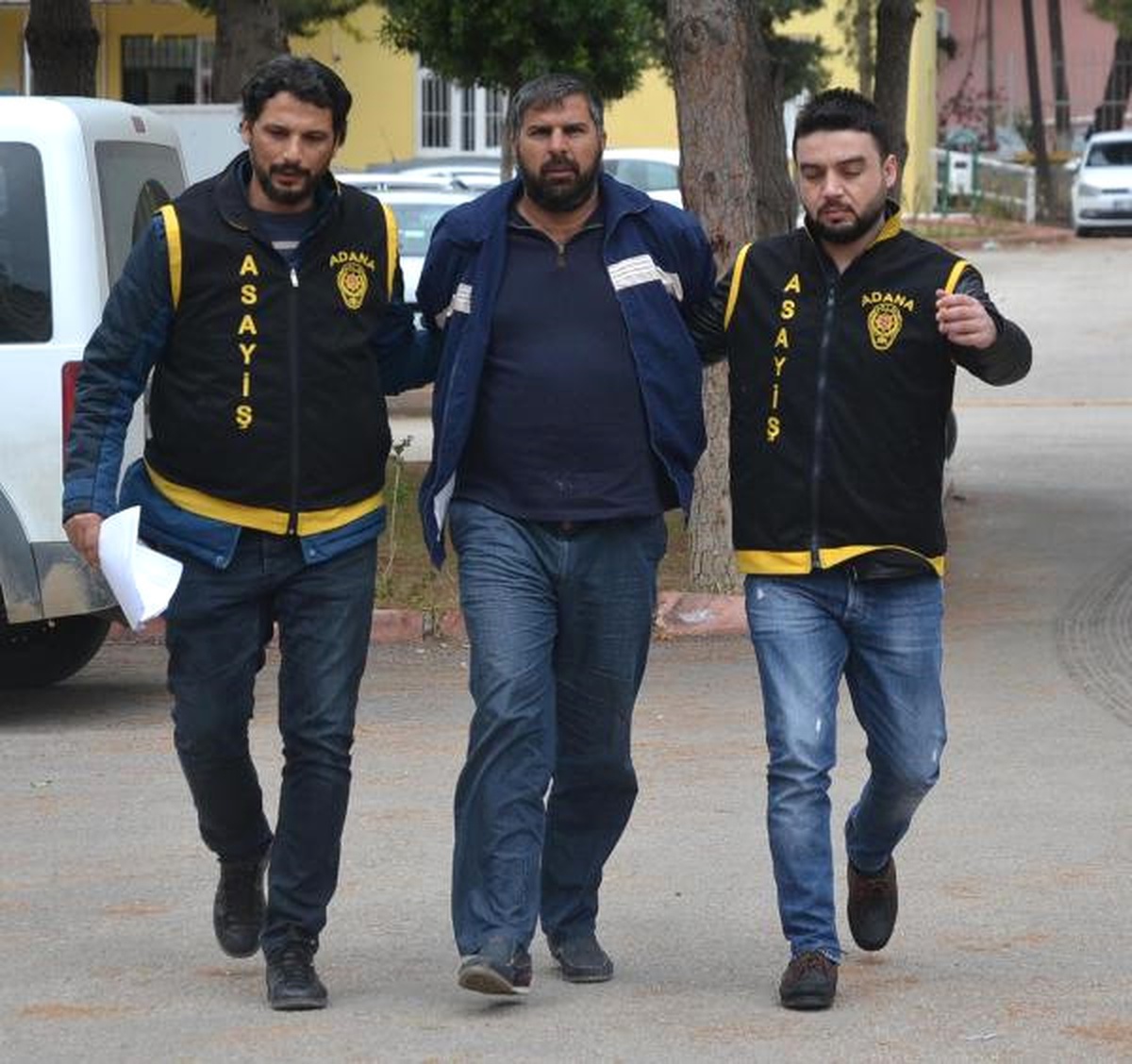 Hırsızlık Şüphelisi Polisle Pazarlıkta Yakalandı