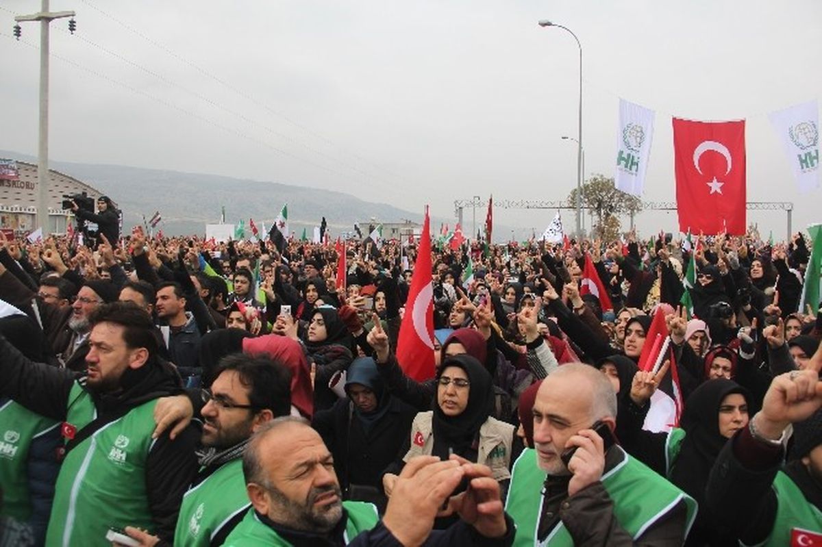 İhh\'den "Halep\'e Yol Ver" Mitingi