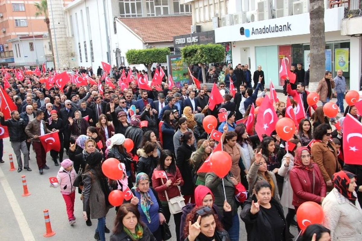 İskenderun\'da Teröre Lanet, Şehitlere Saygı Yürüyüşü