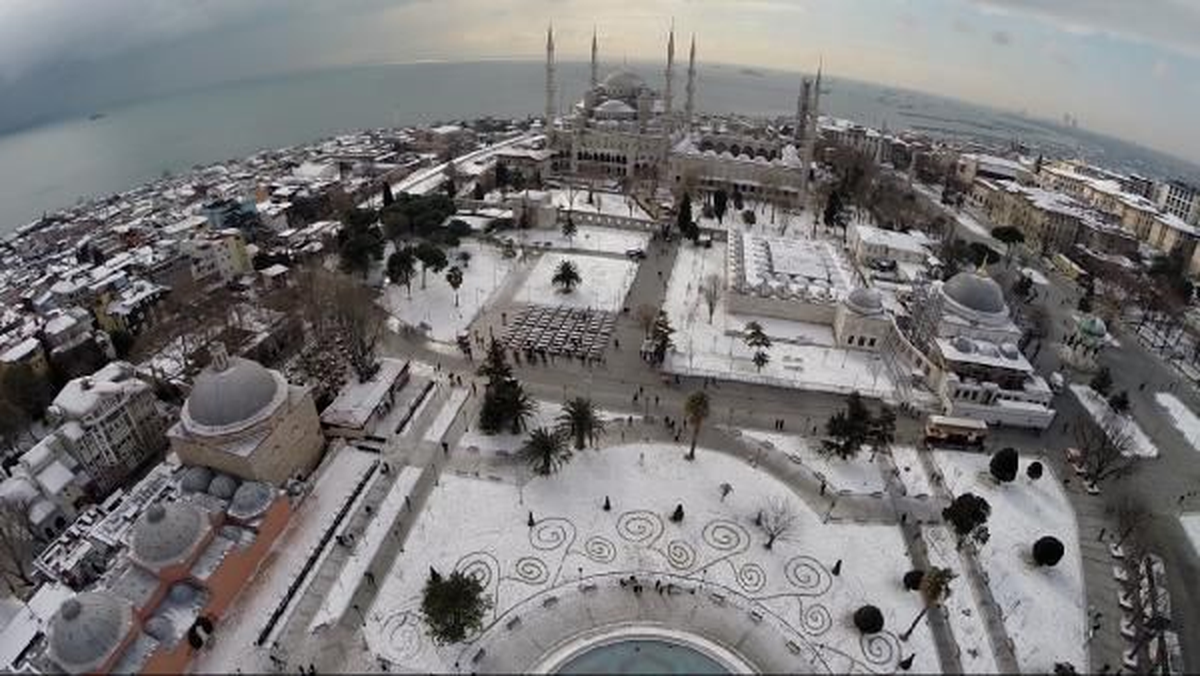 İstanbul\'un Bazı Bölgeleri Beyaza Büründü