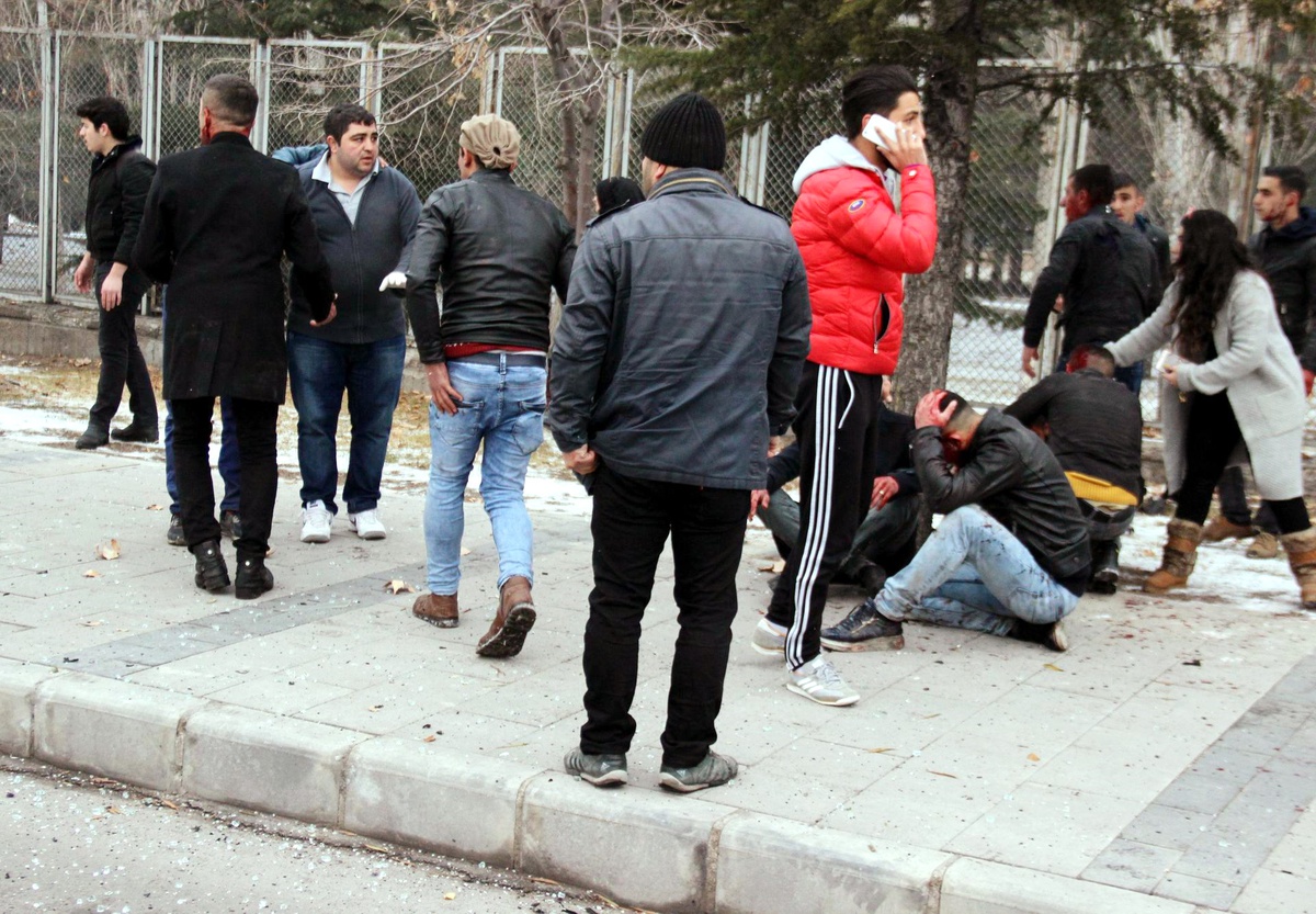 Kayseri\'deki Saldırı Sonrası İlk Resmi Açıklama Validen: Şehit ve Yaralılarımız Var