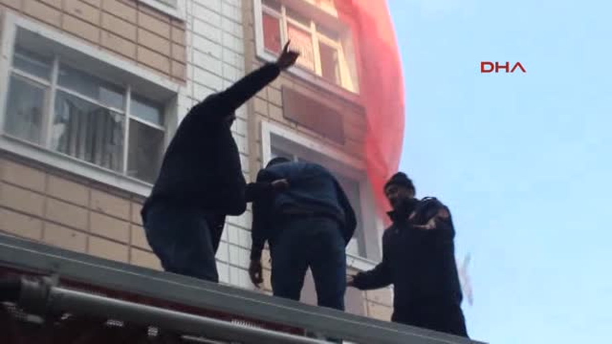 Kayseri Hdp Binası Saldırıya Uğradı )
