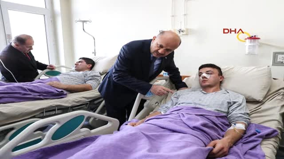 Kayseri - Milli Savunma Bakanı Işık ve Sağlık Bakanı Akdağ Yaralı Askerleri Ziyaret Etti