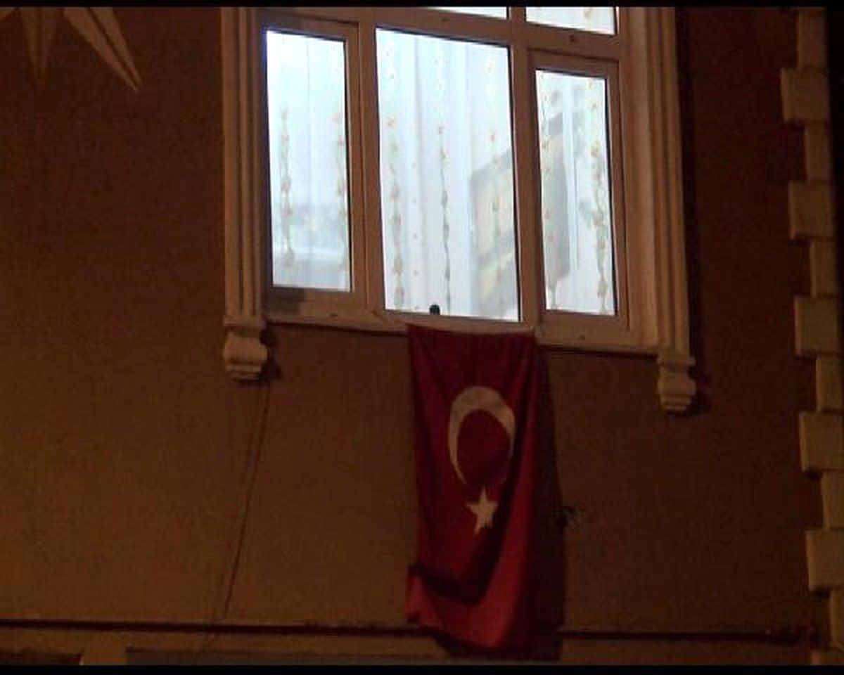 Kayseri Şehidinin Bayrampaşa\'daki Baba Ocağına Ateş Düştü
