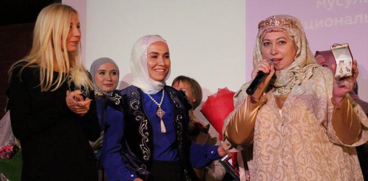 Kazan\'da "İslami Giysiler Modası" Festivali Düzenlendi