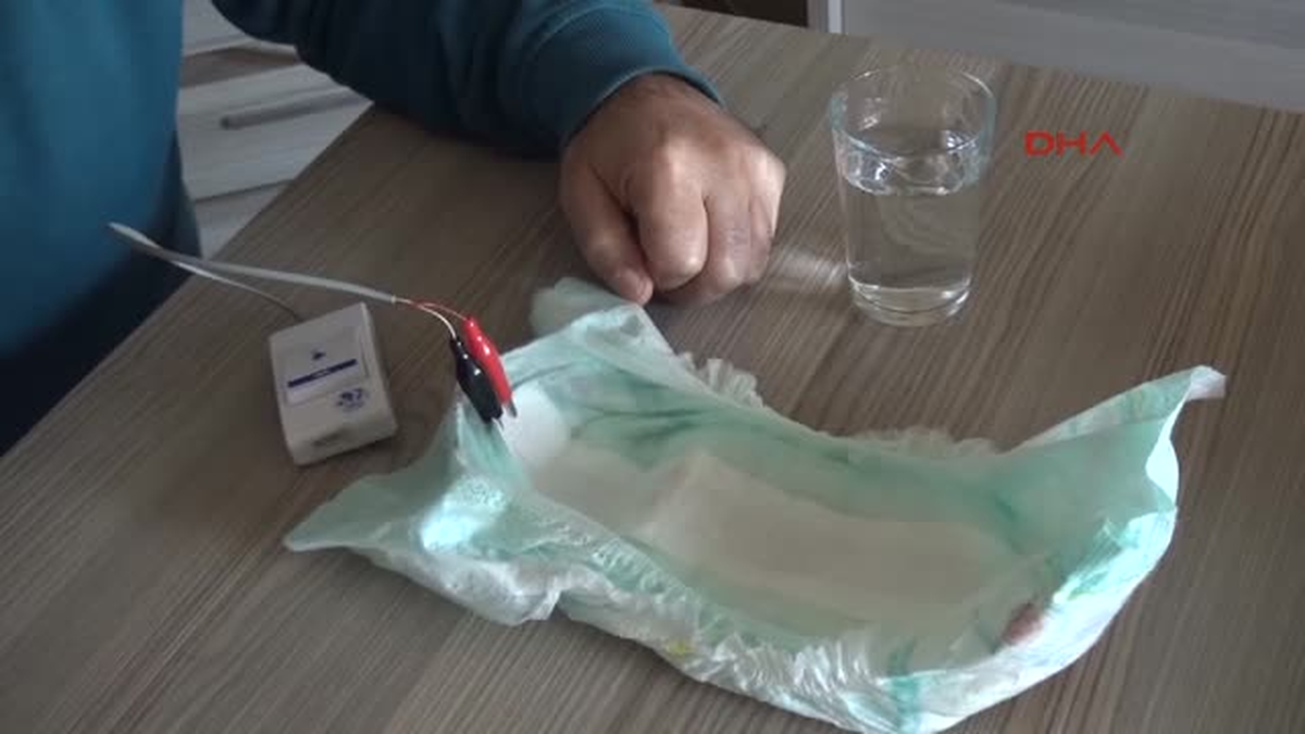 Manisa Yatalak Hasta ve Bebekler Için Islaklık Alarmlı Bez Yaptı