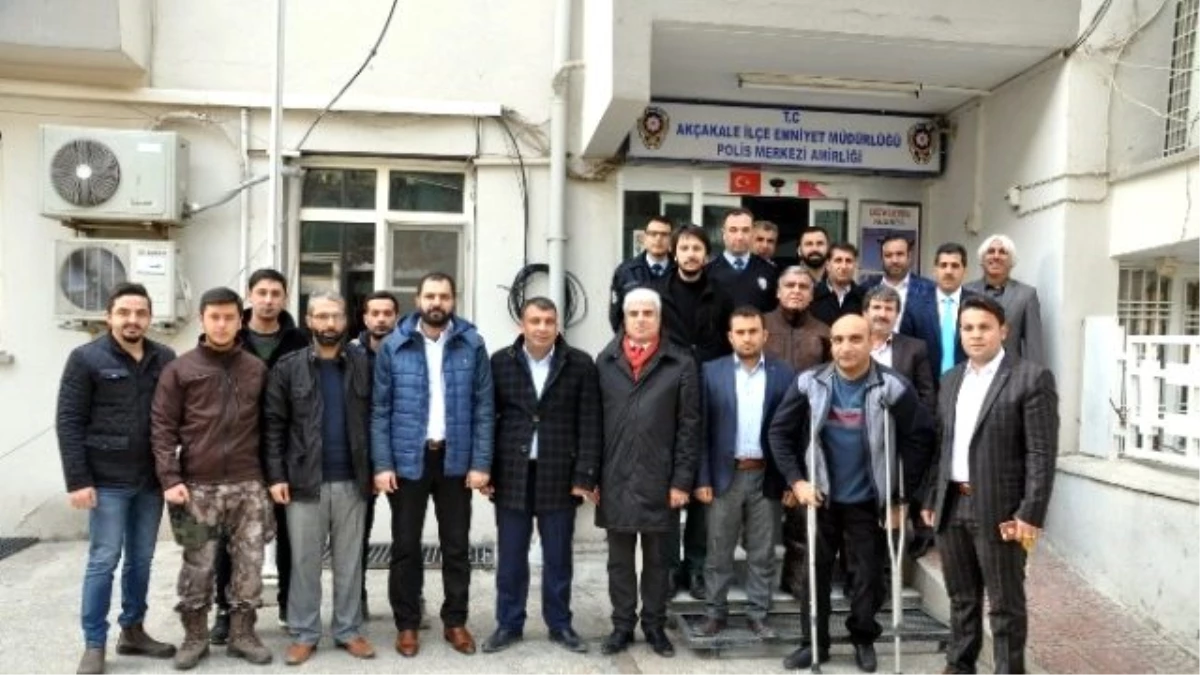 Polislere Baklava, Emniyet Müdürüne Türk Bayrağı