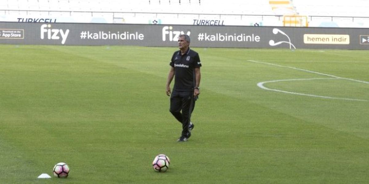 Şenol Güneş, Akyazı\'nın Açılışındaki Gösteri Maçında Kaleye Geçecek