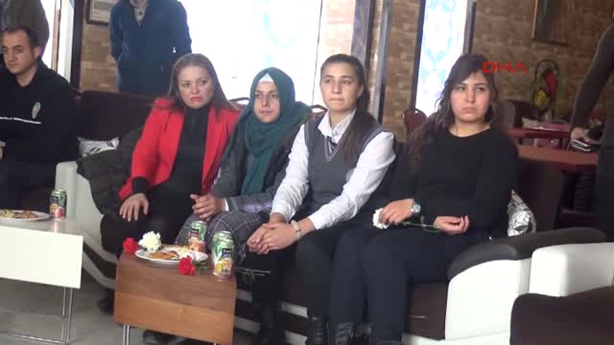 Silopi Silopi\'de Öğrencilerden Polislere Başsağlığı Ziyareti