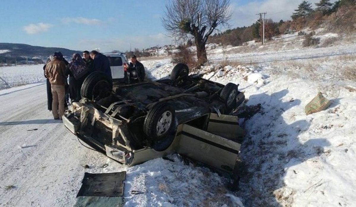 Tavşanlı\'da Trafik Kazası: 3 Yaralı