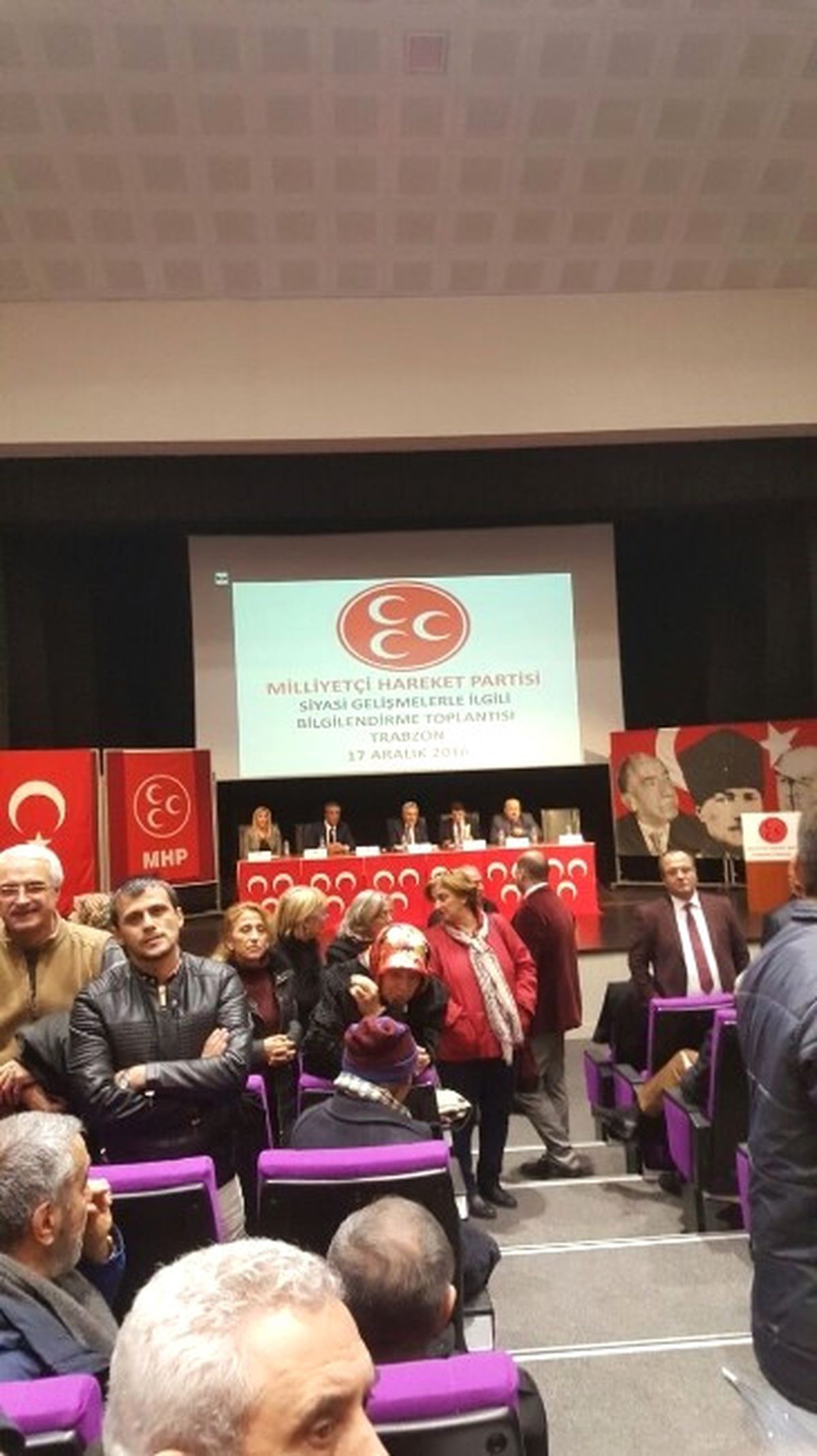 Trabzon\'da MHP Toplantısı\'na Katılan Partili Kalp Krizi Geçirdi