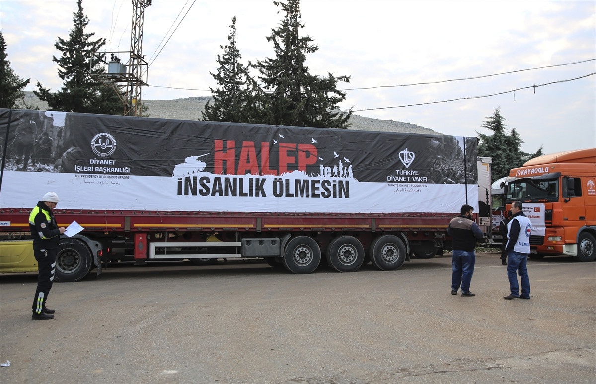 Türkiye\'den Suriyelilere Yardım Yardımlar Sürüyor