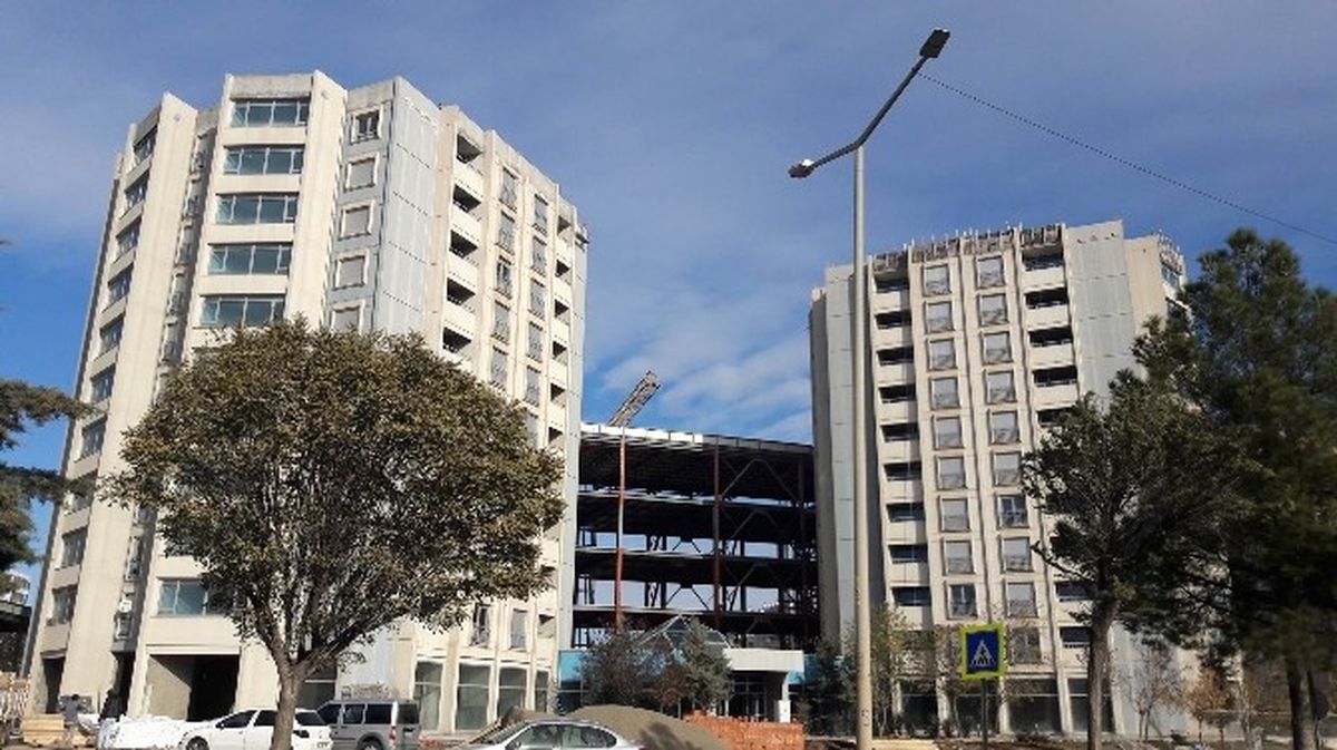 Uçuş Güvenliğini Tehdit Eden İkiz Kuleler Traşlandı