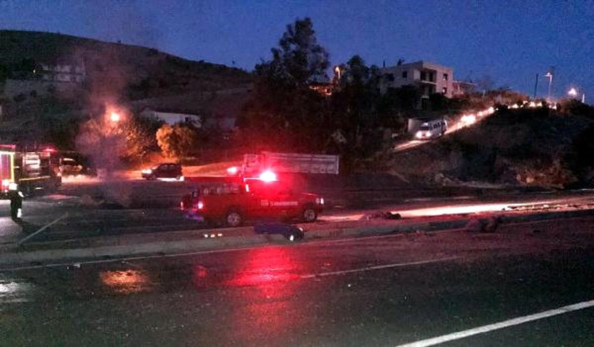 Zincirleme Kazada Akaryakıt Tankeri Alev Aldı: 3 Ölü (1)