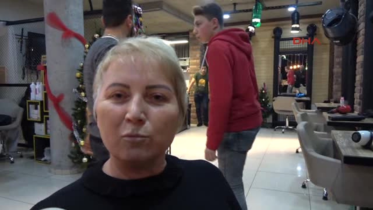 1 Çocuk Annesi Teröre Tepki Amacıyla Saçlarını \'Sıfır Numara Tıraş\' Ettirdi
