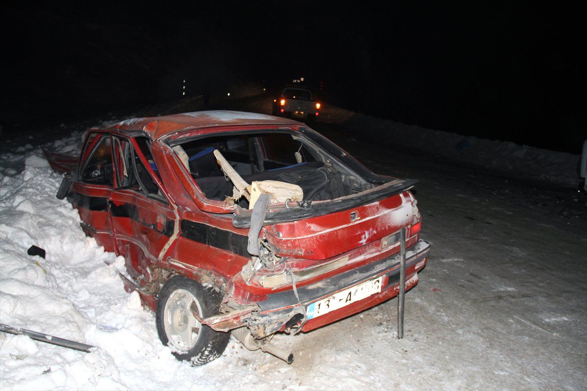 Ağrı\'da Trafik Kazası: 1 Ölü, 2 Yaralı