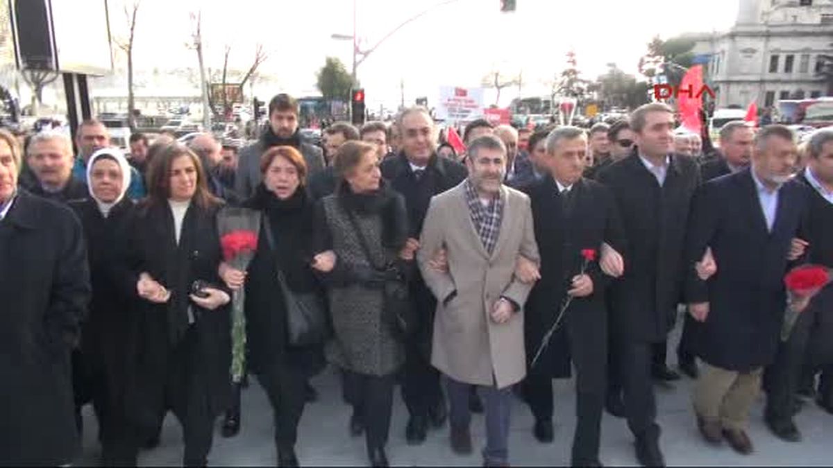 AK Parti Il Başkanlığı ve Milletvekilleri Şehitler Tepesini Ziyaret Etti