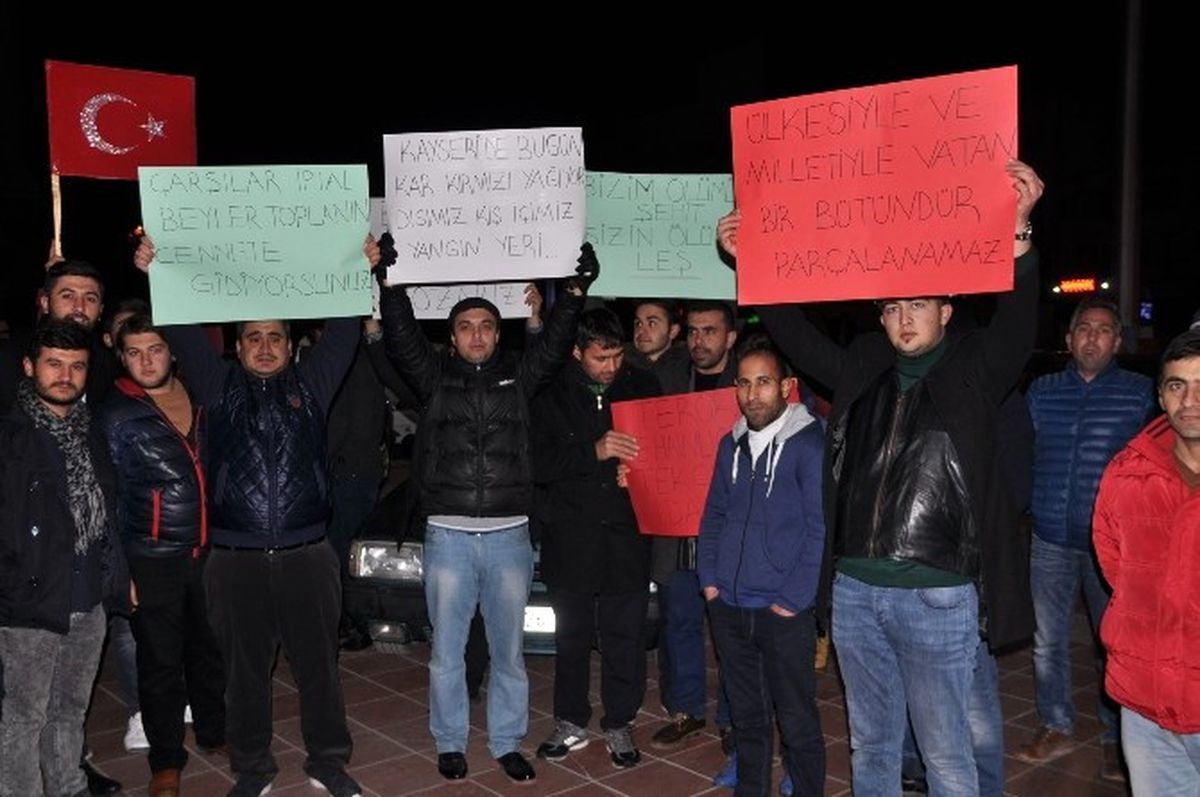 Aliağa\'da Teröre Lanet Konvoyu