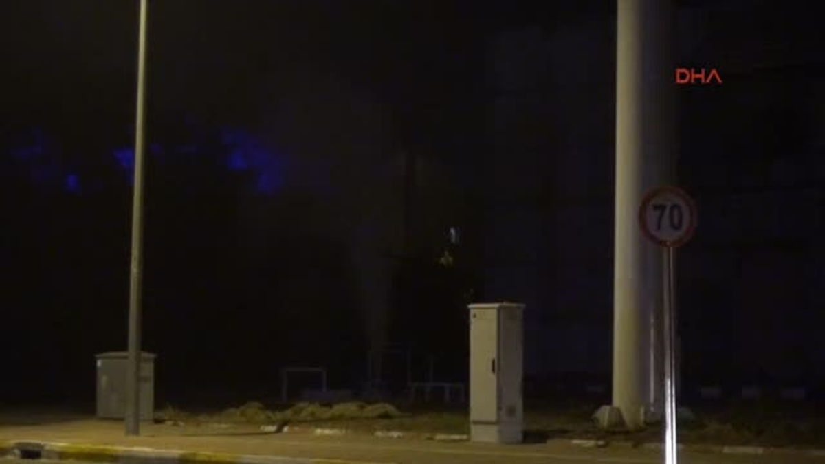 Antalya Hırsızların Çalmak Istediği Vana Gevşeyince Gaz Fışkırdı