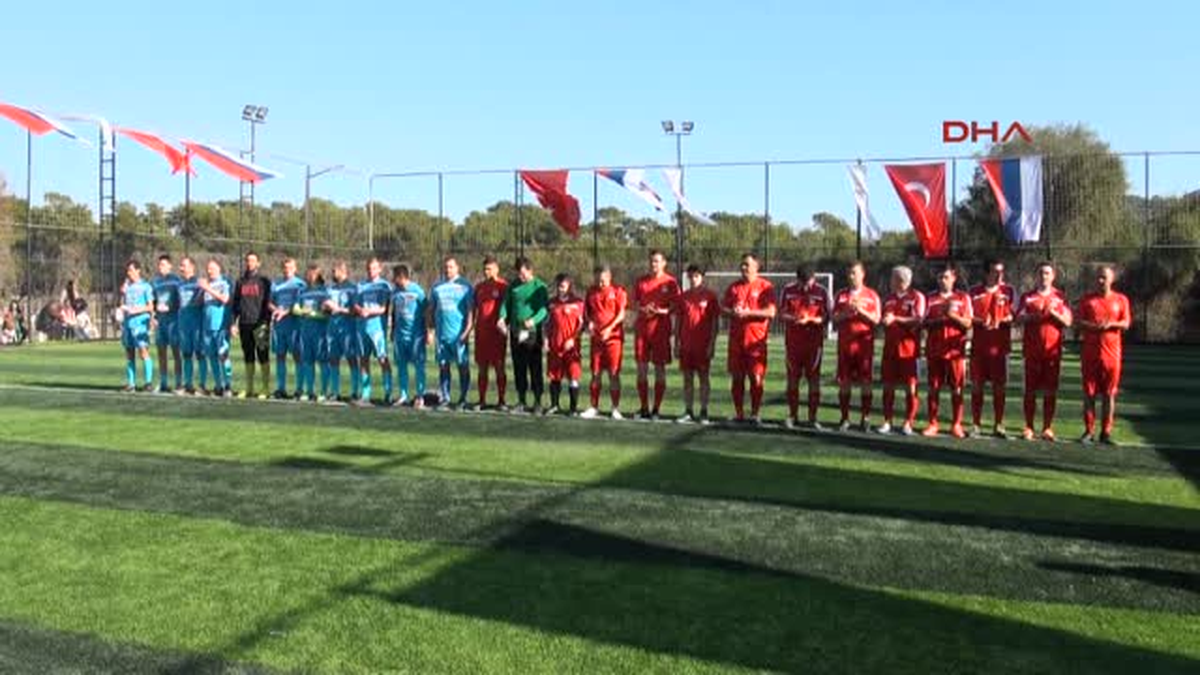 Antalya Türk ve Rus Protokolu Teröre Karşı Dostluk Maçı Yaptı